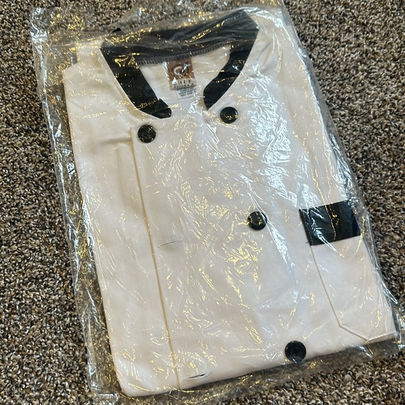 Brand new unisex Chef Designs chef coat multiple sizes available. - Picture 5 of 5